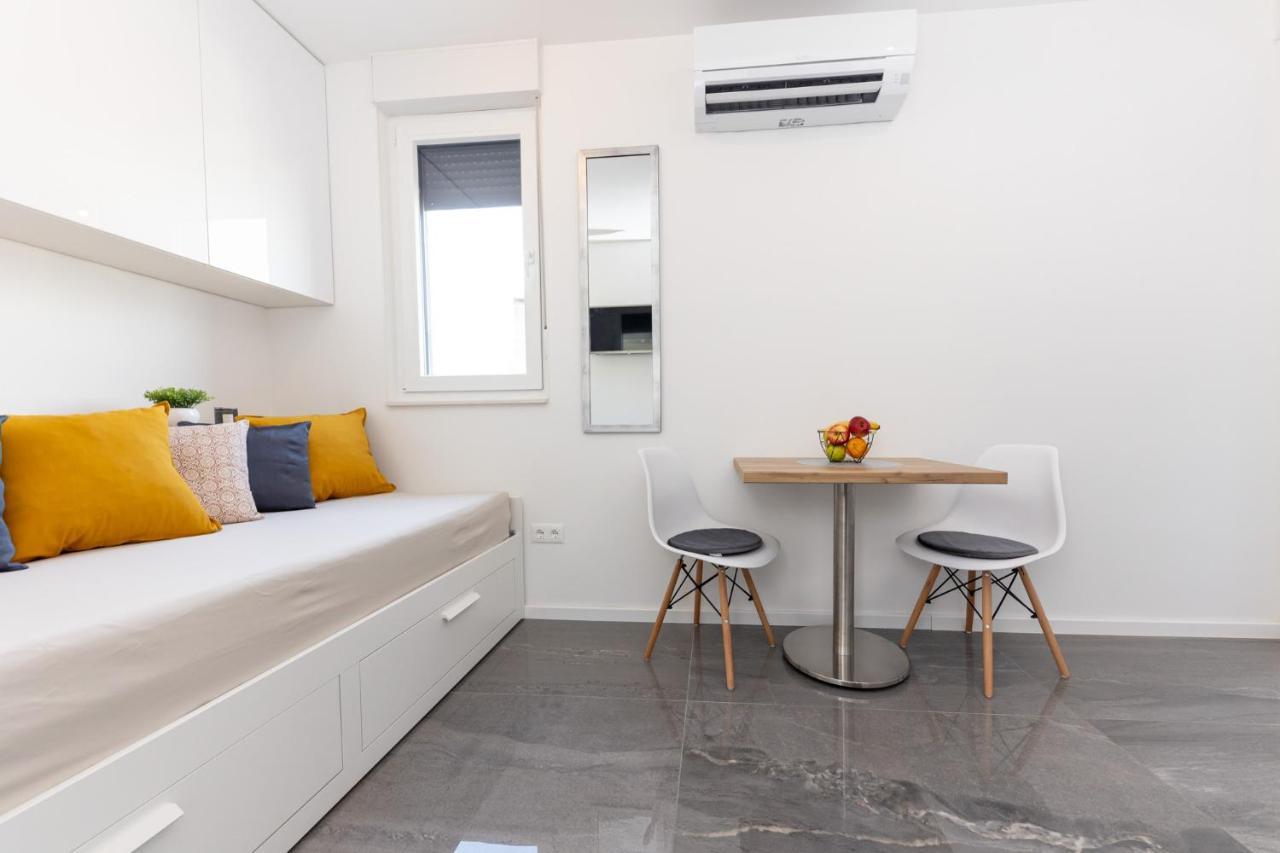 New Studio For 2, Free Private Garage Spot, Wi-Fi, 200 M From Mall Of Split Exteriér fotografie