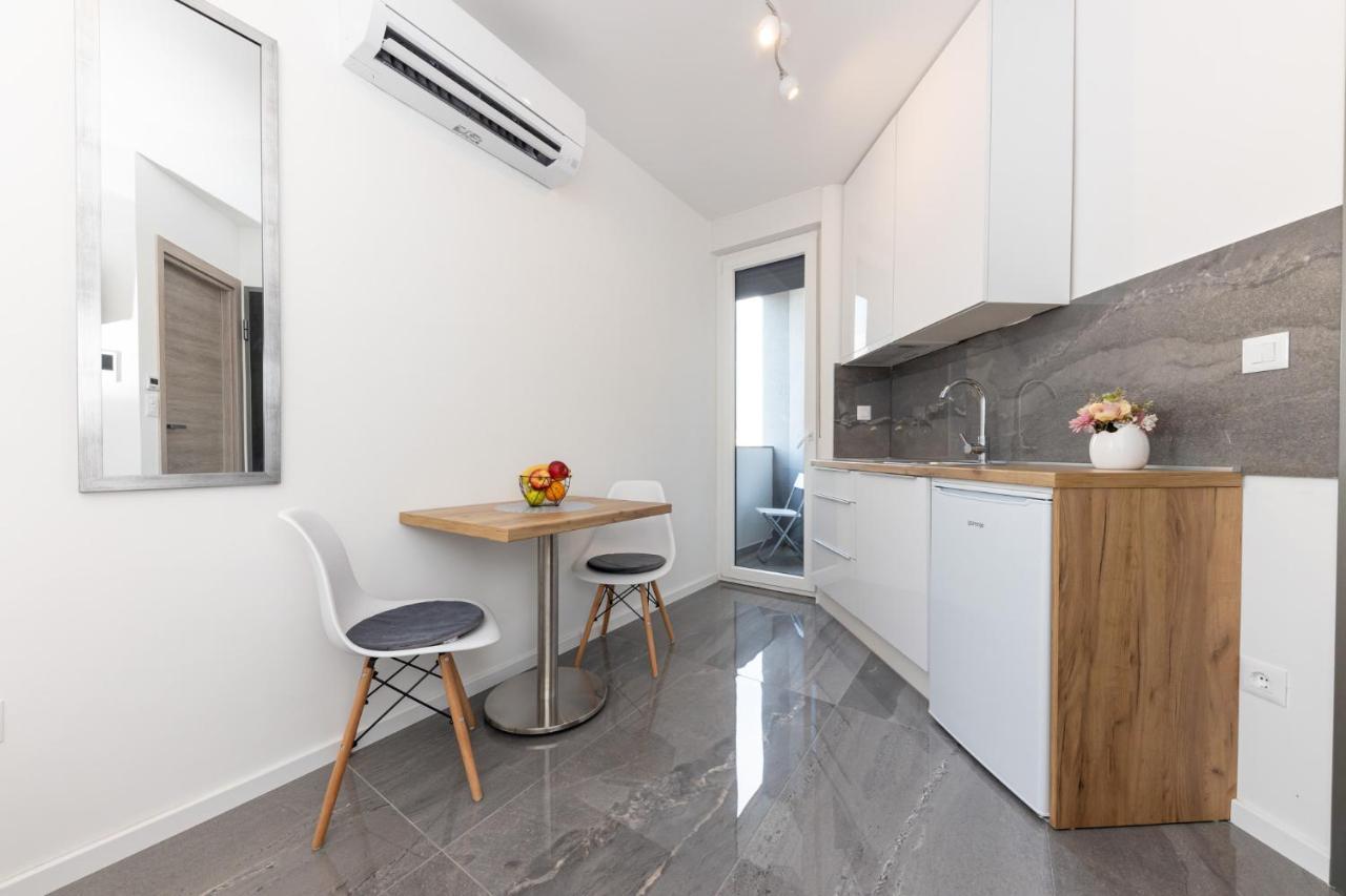 New Studio For 2, Free Private Garage Spot, Wi-Fi, 200 M From Mall Of Split Exteriér fotografie