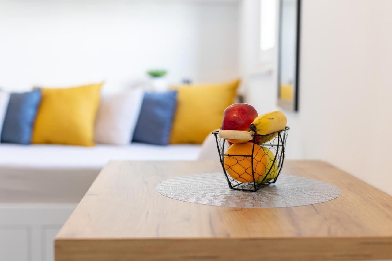 New Studio For 2, Free Private Garage Spot, Wi-Fi, 200 M From Mall Of Split Exteriér fotografie