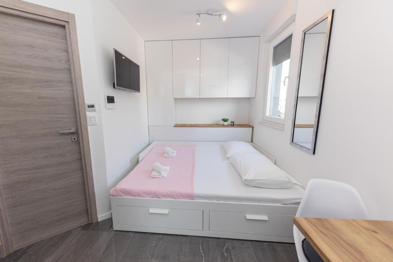 New Studio For 2, Free Private Garage Spot, Wi-Fi, 200 M From Mall Of Split Exteriér fotografie